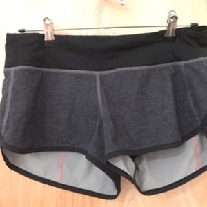 Lululemon Speed Short dark grey black hot pink